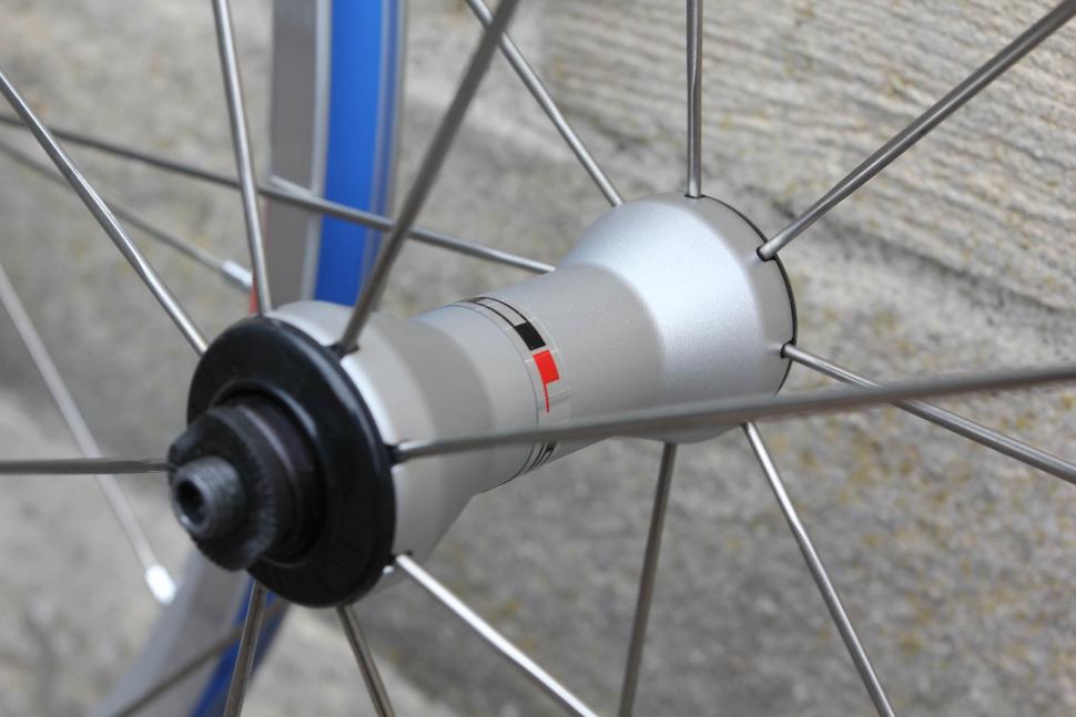 shimano rs300 hub